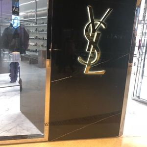 Meet your Posher, Mickey